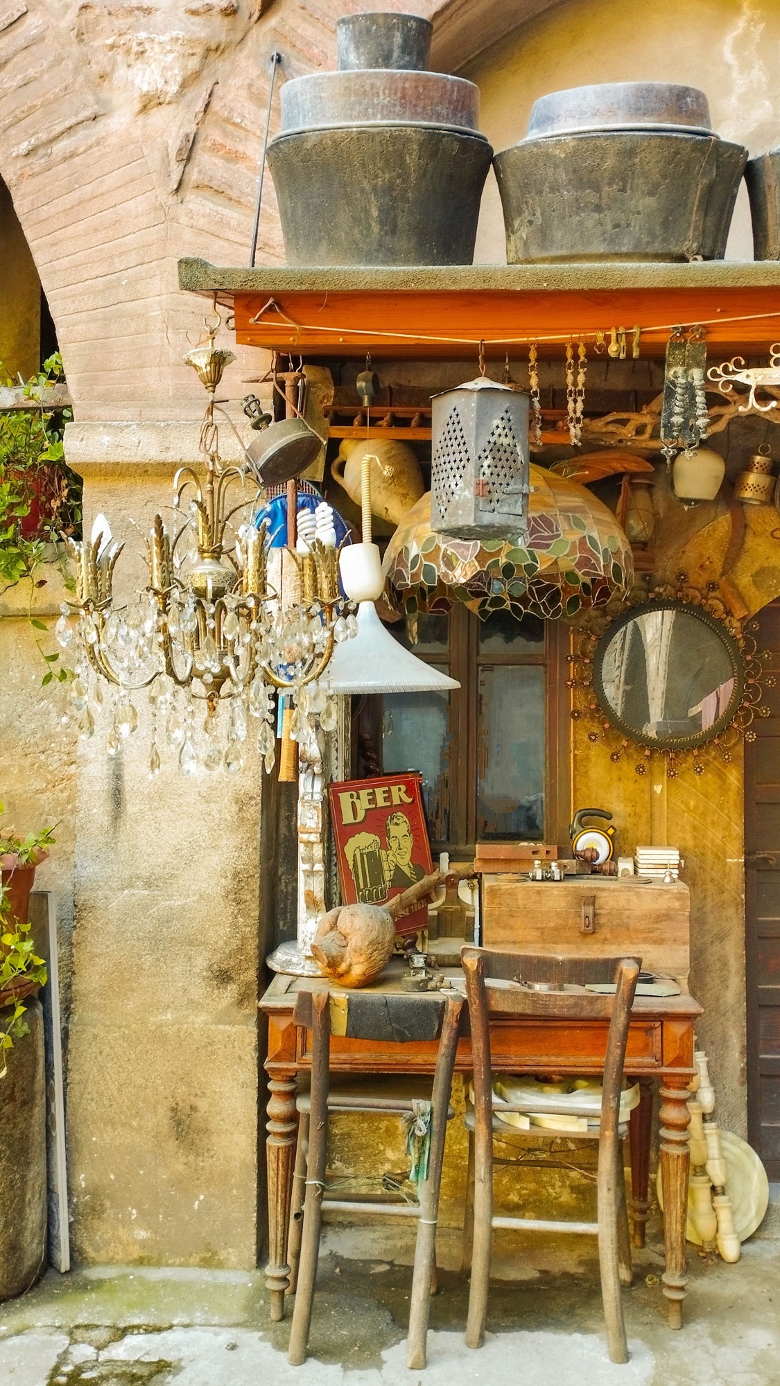 Chiner un samedi : ce que je regarde toujours en vide-grenier l&rsquo;été
